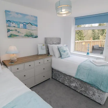 Riverside 度假居 *